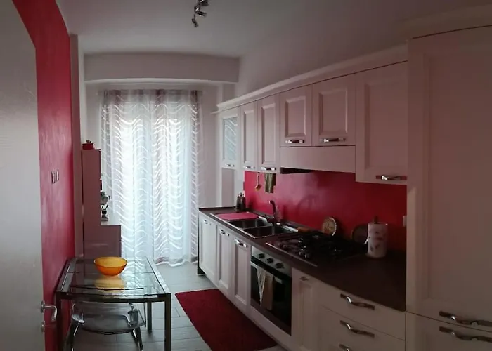 New And Beautiful House In The Heart Of Apartment *